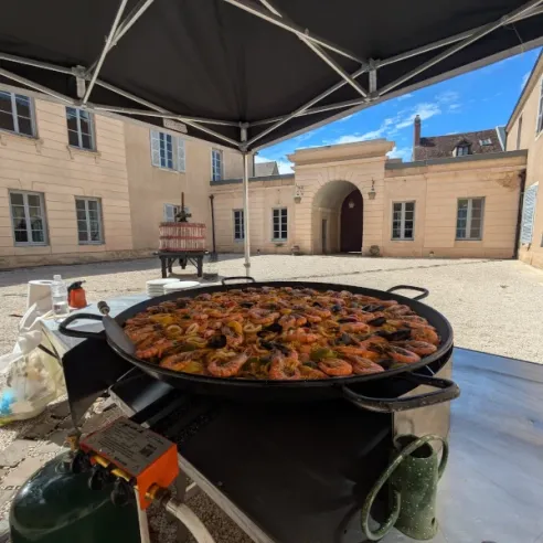 Paella géante® à domicile devant vos invités